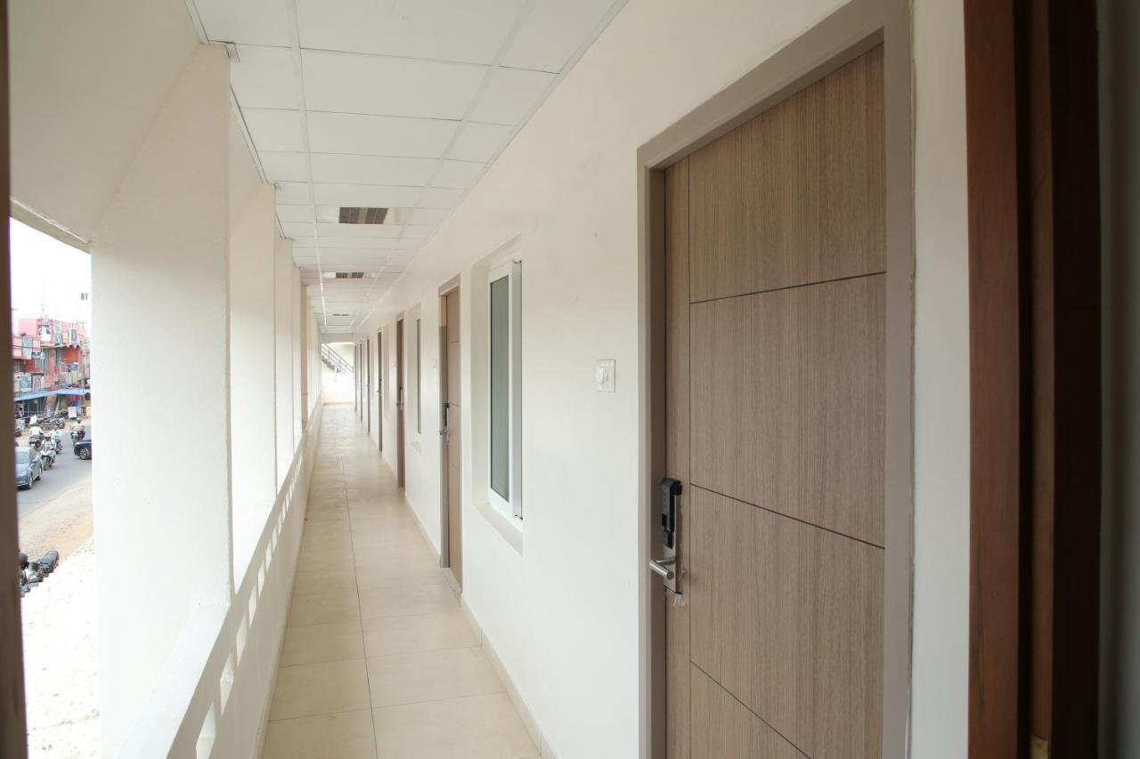ホテル Kalpana Nest Tudiyalur エクステリア 写真